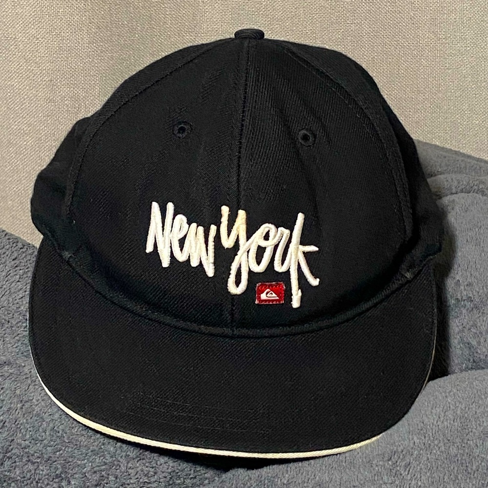 Quicksilver flat brim fitted hat